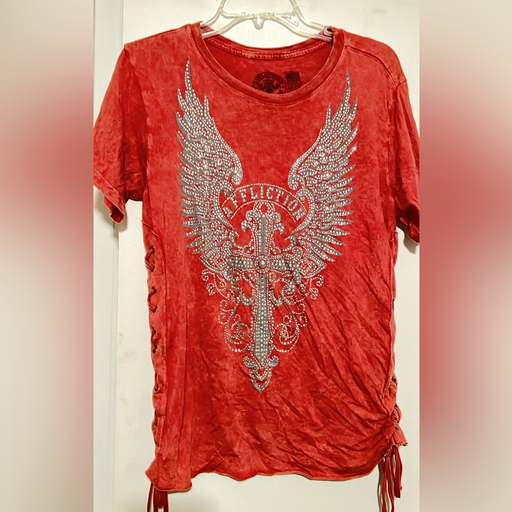 Affliction top size XS. Only worn once.